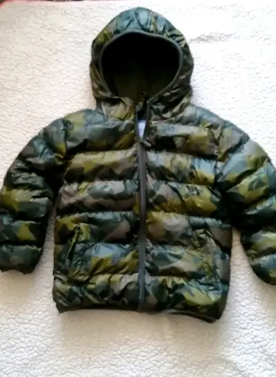 Parka niño, con polar por dentro. Talla 4 - miniatura 1
