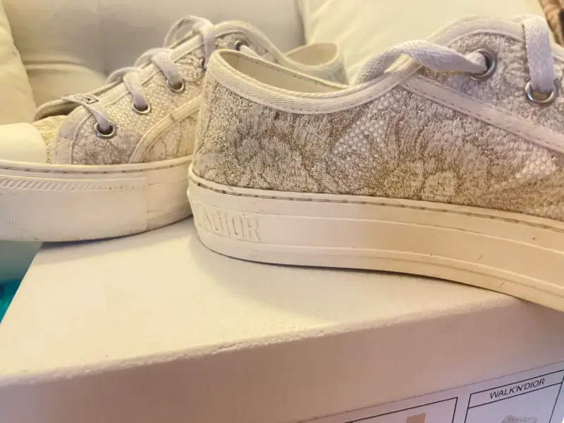 Zapatillas Christian Dior doradas - 2