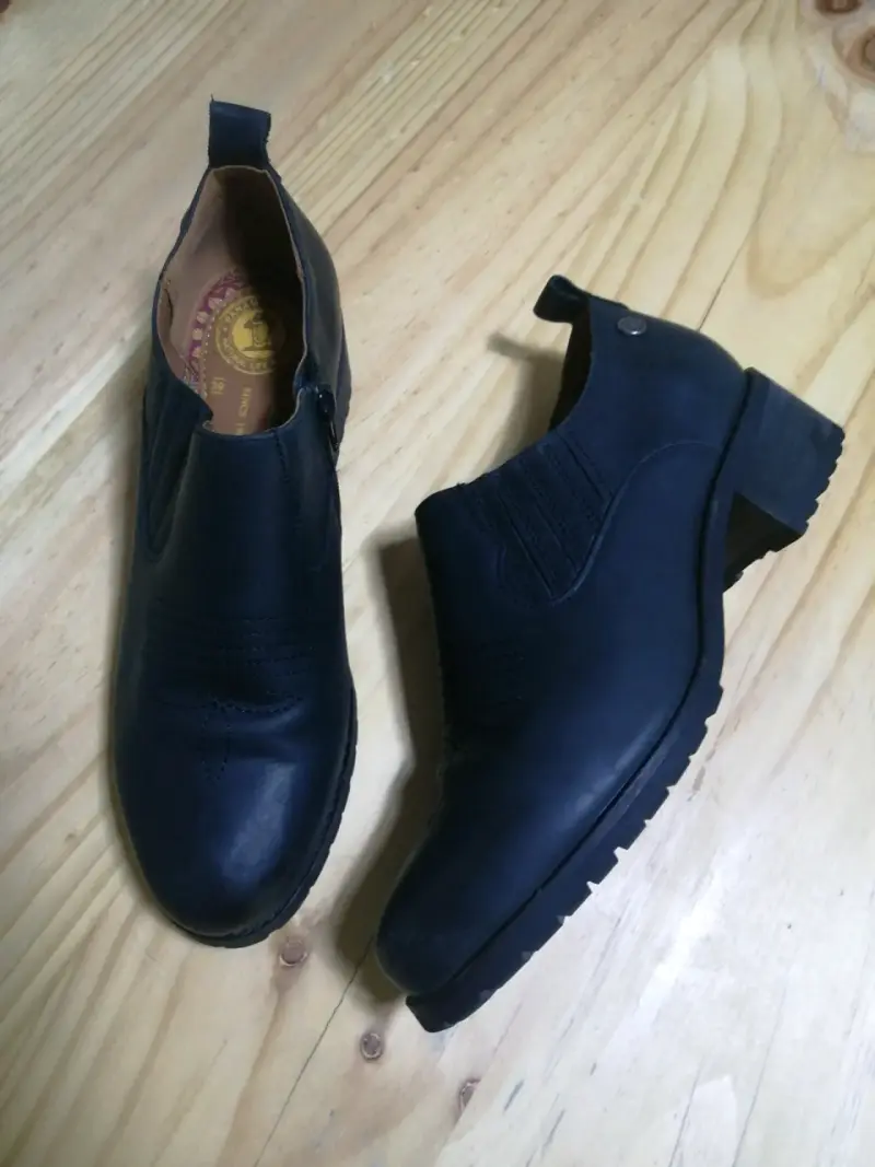 Botines de cuero negro talla 39