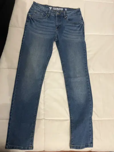 Jeans azul desgastado - miniatura 4
