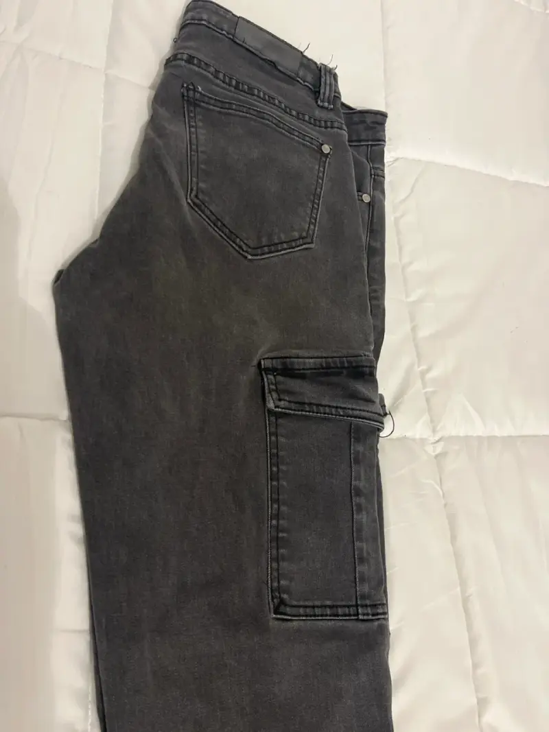 Jeans oscuros con bolsillos - 3