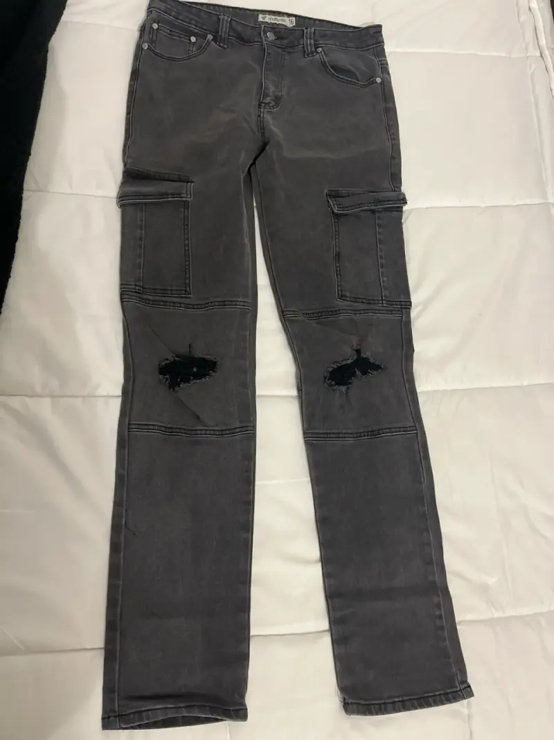 Jeans oscuros con bolsillos - 5