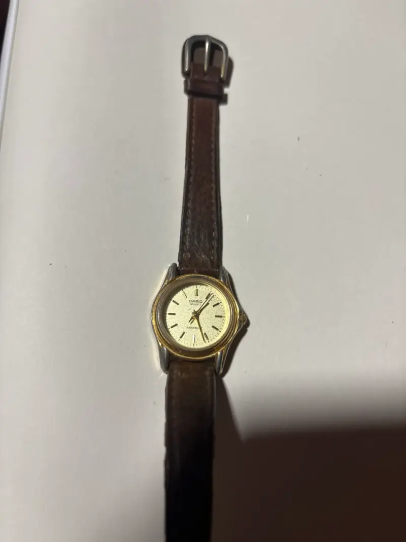 Reloj de pulsera clásico dorado Casio - 1