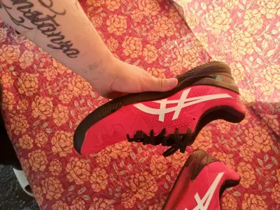 Zapatillas deportivas rojas Asics - miniatura 3