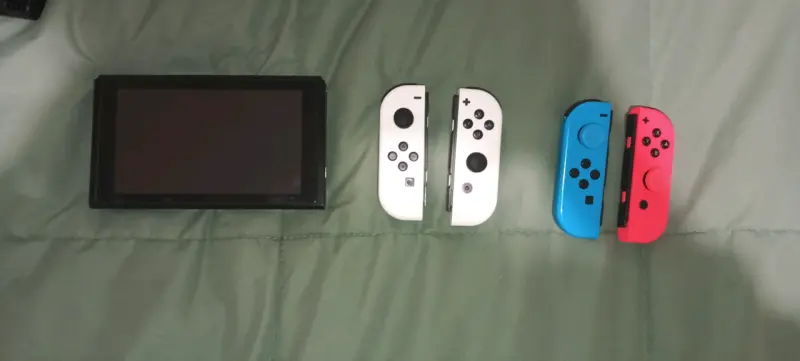 Nintendo Switch con accesorios y joystick - 5