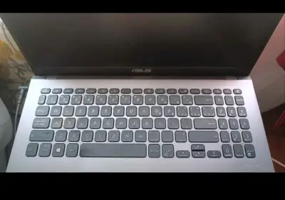 Notebook ASUS VivoBook funcional - miniatura 2