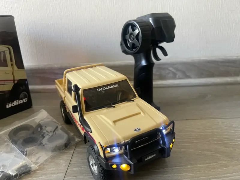 Camioneta RC TOYOTA Land Cruiser 4x4 - 2