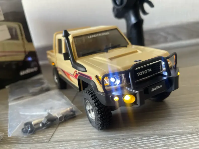 Camioneta RC TOYOTA Land Cruiser 4x4 - 5