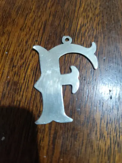 Colgante de plata F en 20 mil - miniatura 1