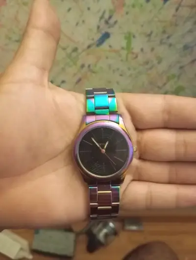 Reloj metálico multicolor - miniatura 2