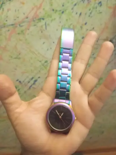Reloj metálico multicolor - miniatura 3