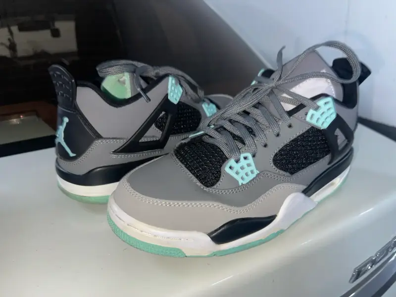 Zapatillas JORDAN Retro4,  grises/ menta - 1