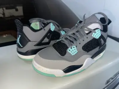Zapatillas JORDAN Retro4,  grises/ menta - miniatura 1