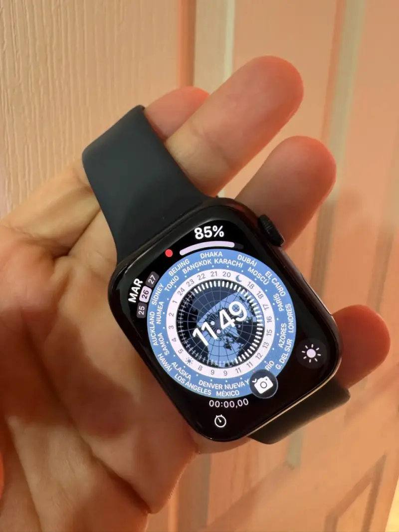 Apple Watch Series 8 - 1