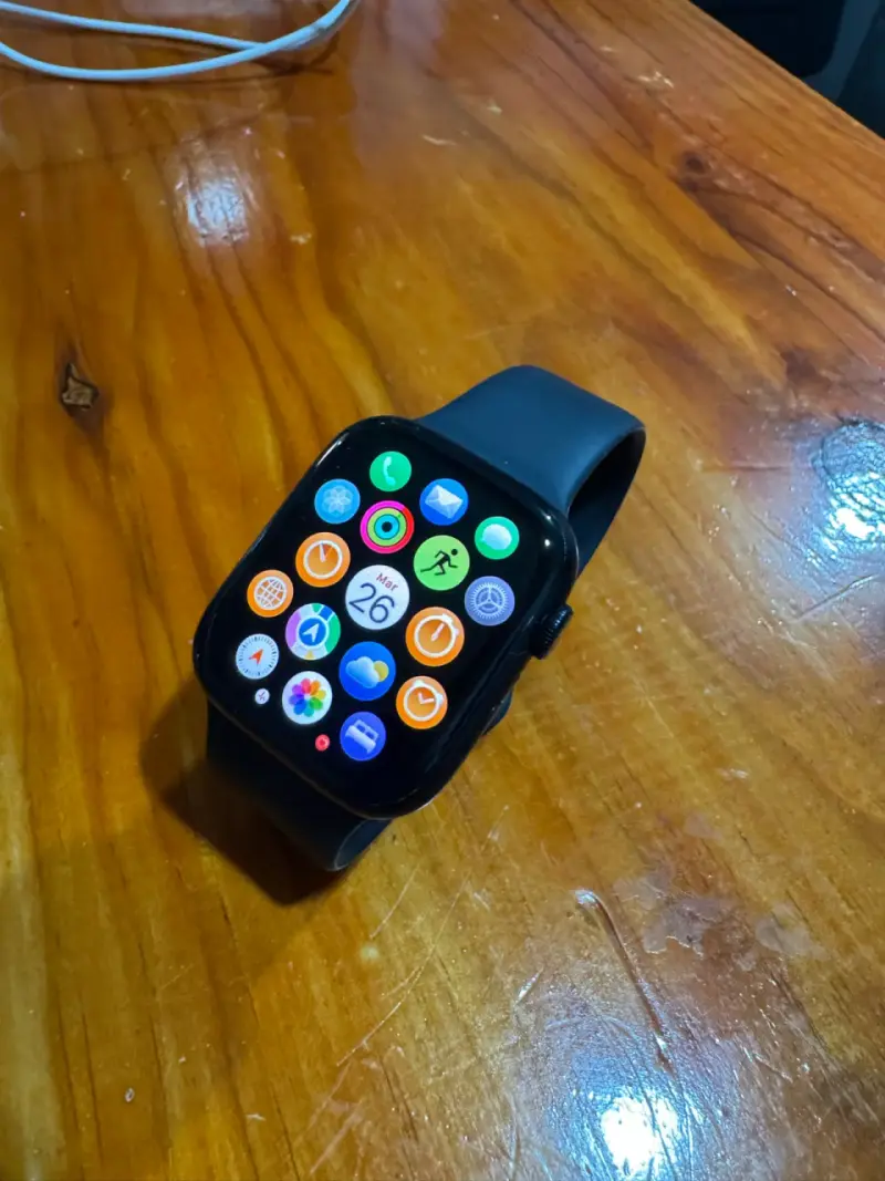 Apple Watch Series 8 - 4