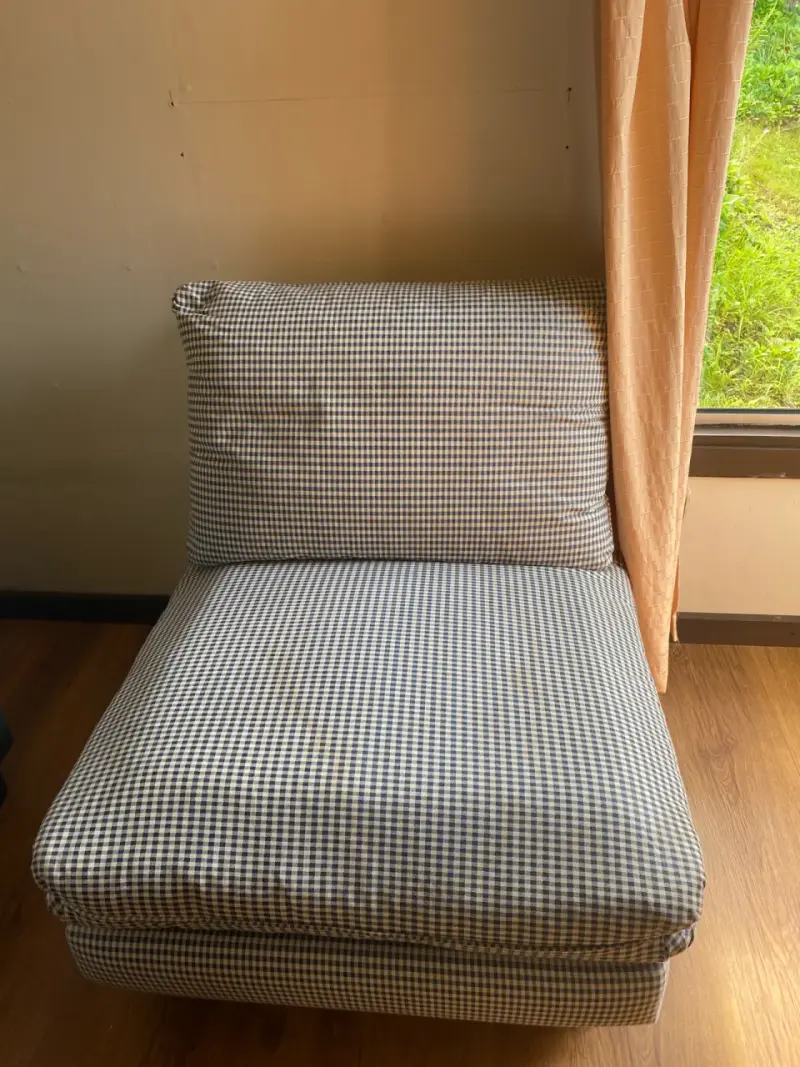 Sillón individual a cuadros - 1