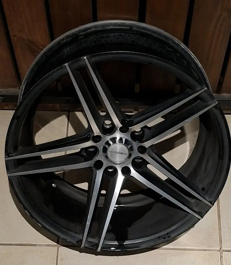 Llanta Vossen de aleación negra - 2