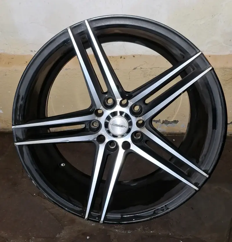 Llanta Vossen de aleación negra - 3