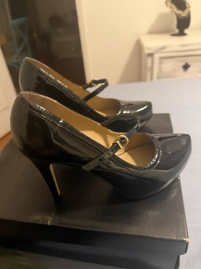 Zapatos de charol negro elegantes - 2