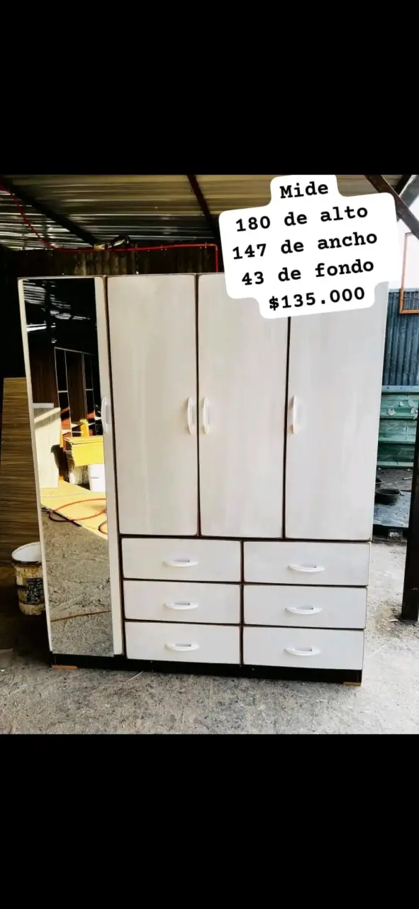 Armario blanco con espejo - 1