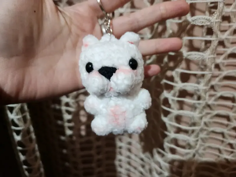 Llavero mini pibble tejido a crochet