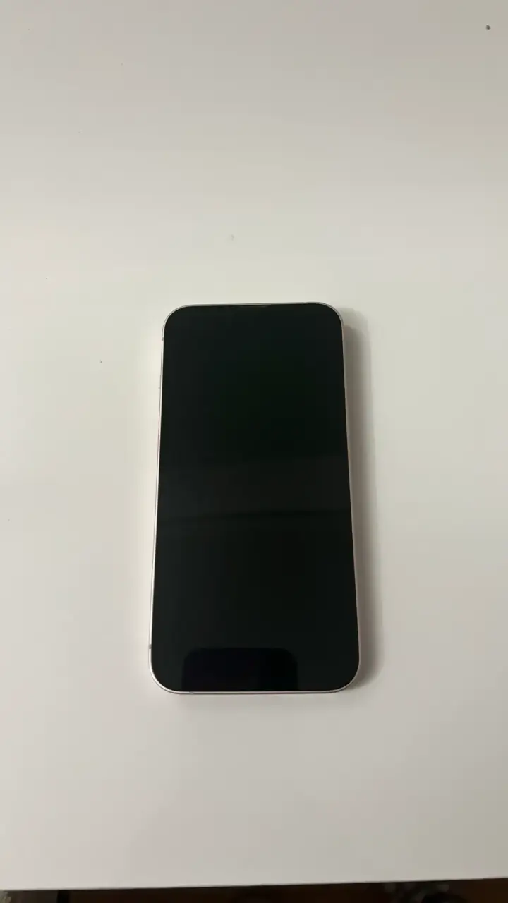 IPhone 13 en buen estado - 1