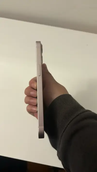 IPhone 13 en buen estado - miniatura 5