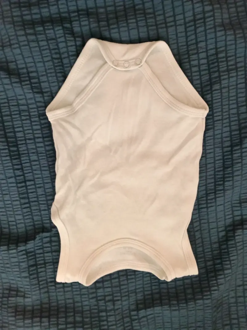 Body de bebé blanco sin mangas (niña) - 7