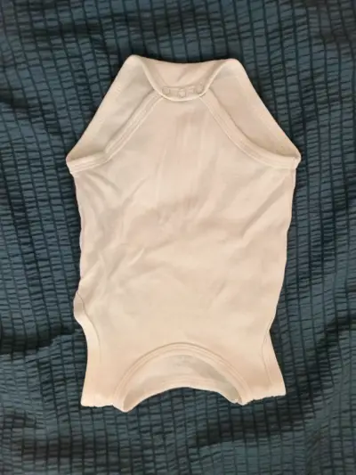 Body de bebé blanco sin mangas (niña) - miniatura 7
