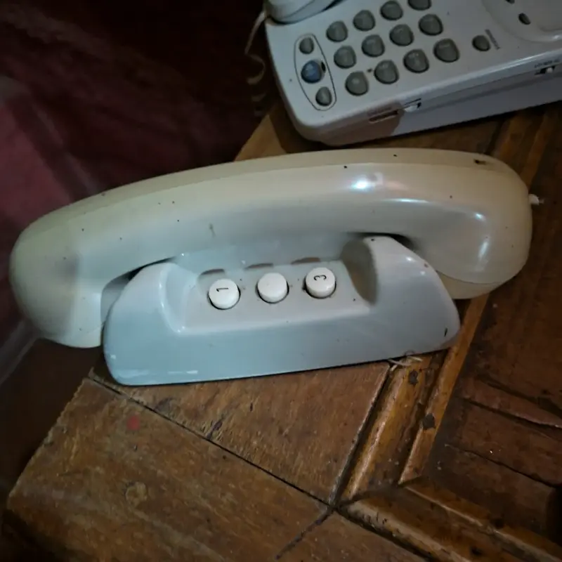 Teléfono fijo vintage beige - 2