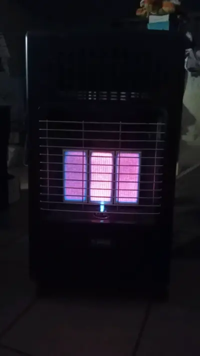 Estufa a gas Barolini negra - miniatura 2