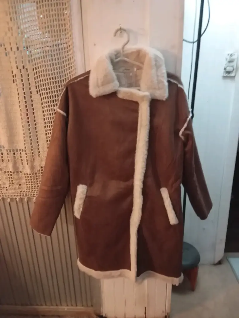 Abrigo marrón con forro polar - 5