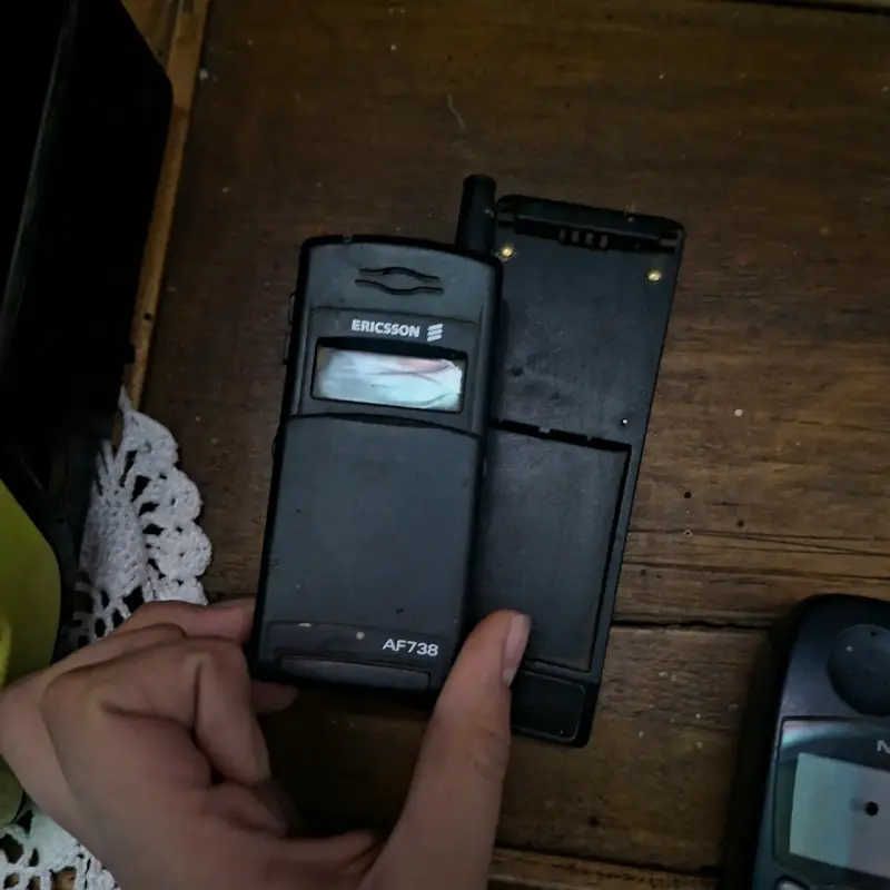 Teléfono Ericsson clásico - 2