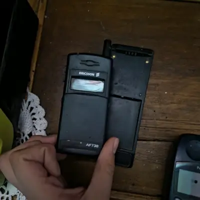 Teléfono Ericsson clásico - miniatura 2