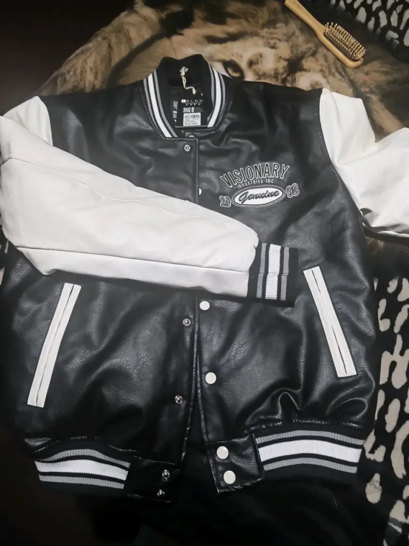Chaqueta bicolor estilo varsity - 1