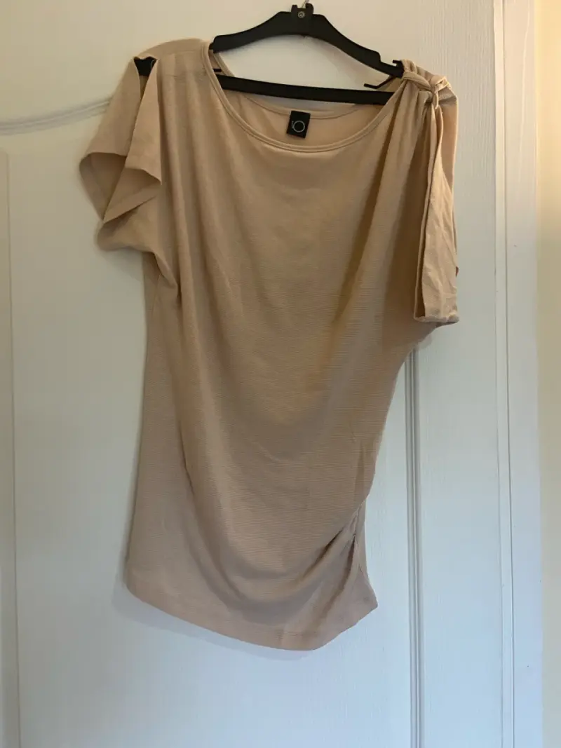 Polera beige de mujer