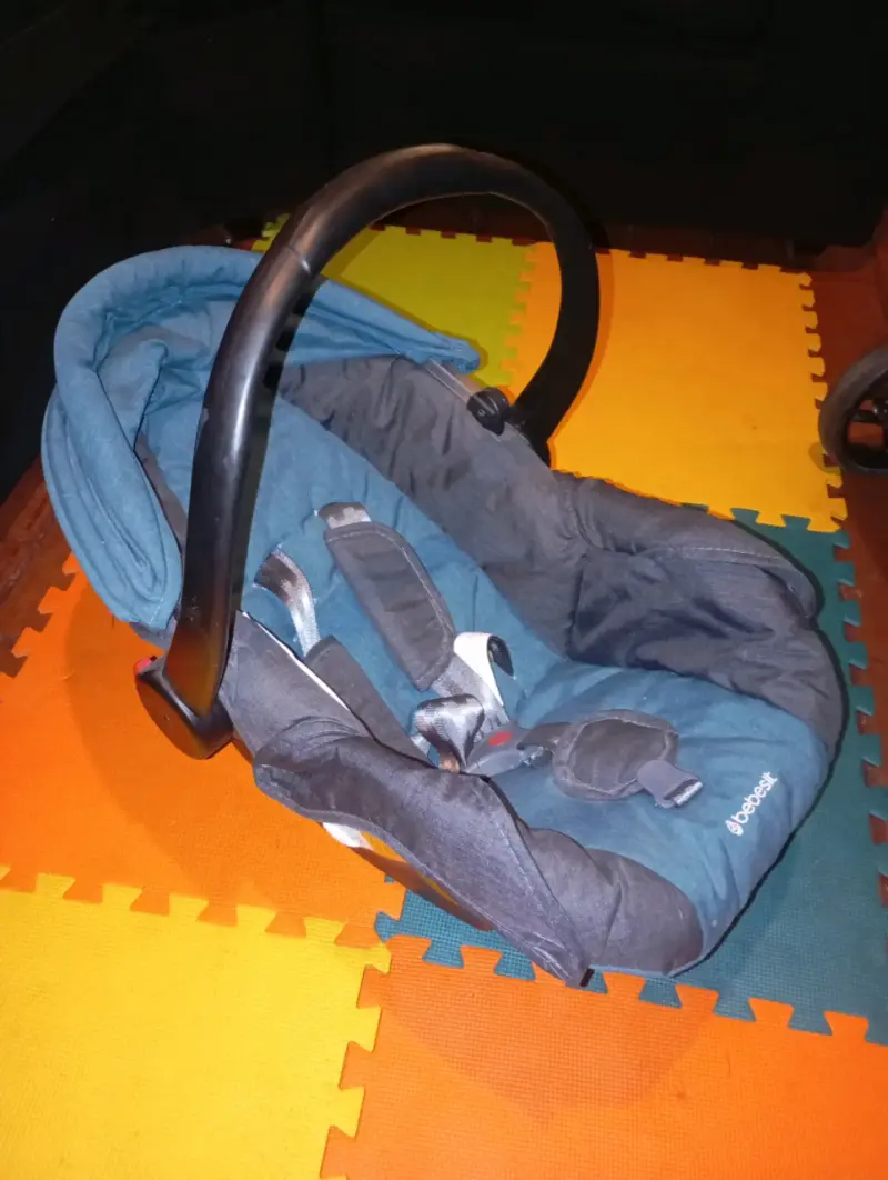 Coche Bebesit azul con huevito - 5