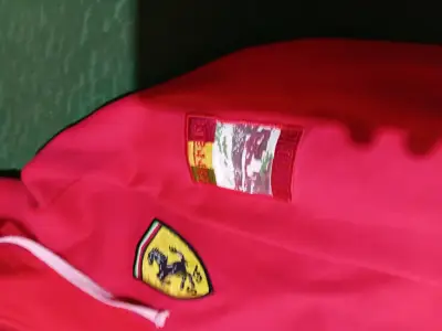 Polerón rojo con capucha y logos - miniatura 2