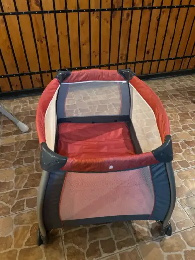Cuna plegable roja con bolso infanti - miniatura 4