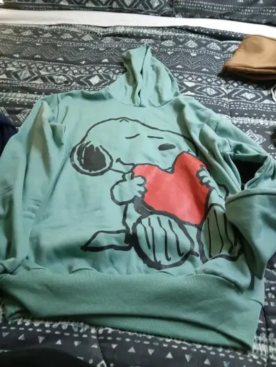 Polera negra con mariposas - miniatura 2