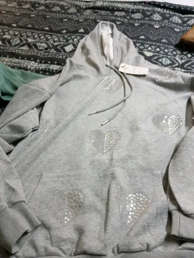 Polera negra con mariposas - miniatura 3