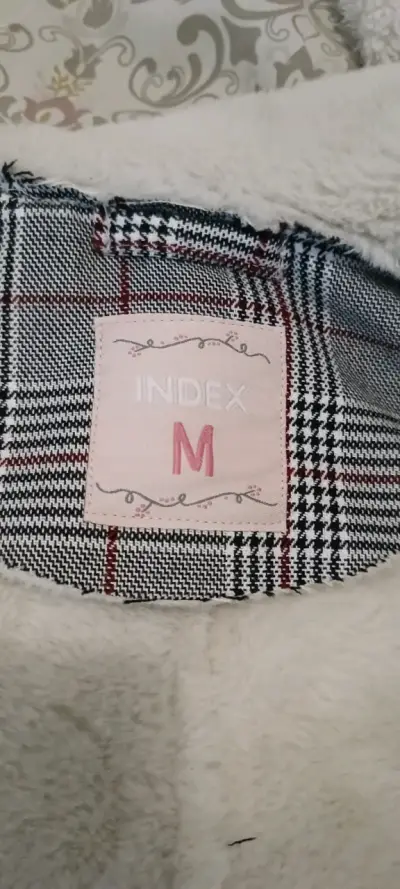 Abrigo blanco con diseño a cuadros - miniatura 1