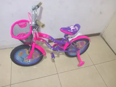 Bicicleta infantil rosada - miniatura 5