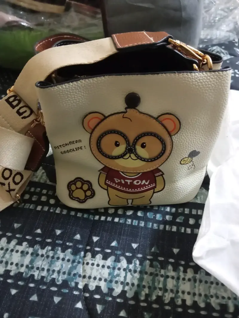 Cartera con diseño de oso - 1