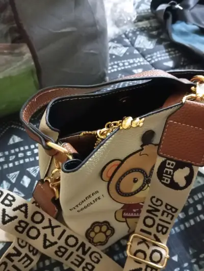 Cartera con diseño de oso - miniatura 3