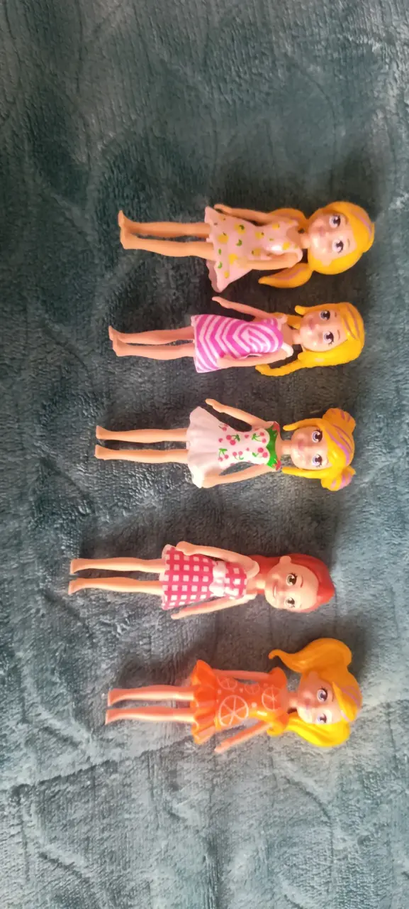 Muñecas Polly pockets y tiendita - 1