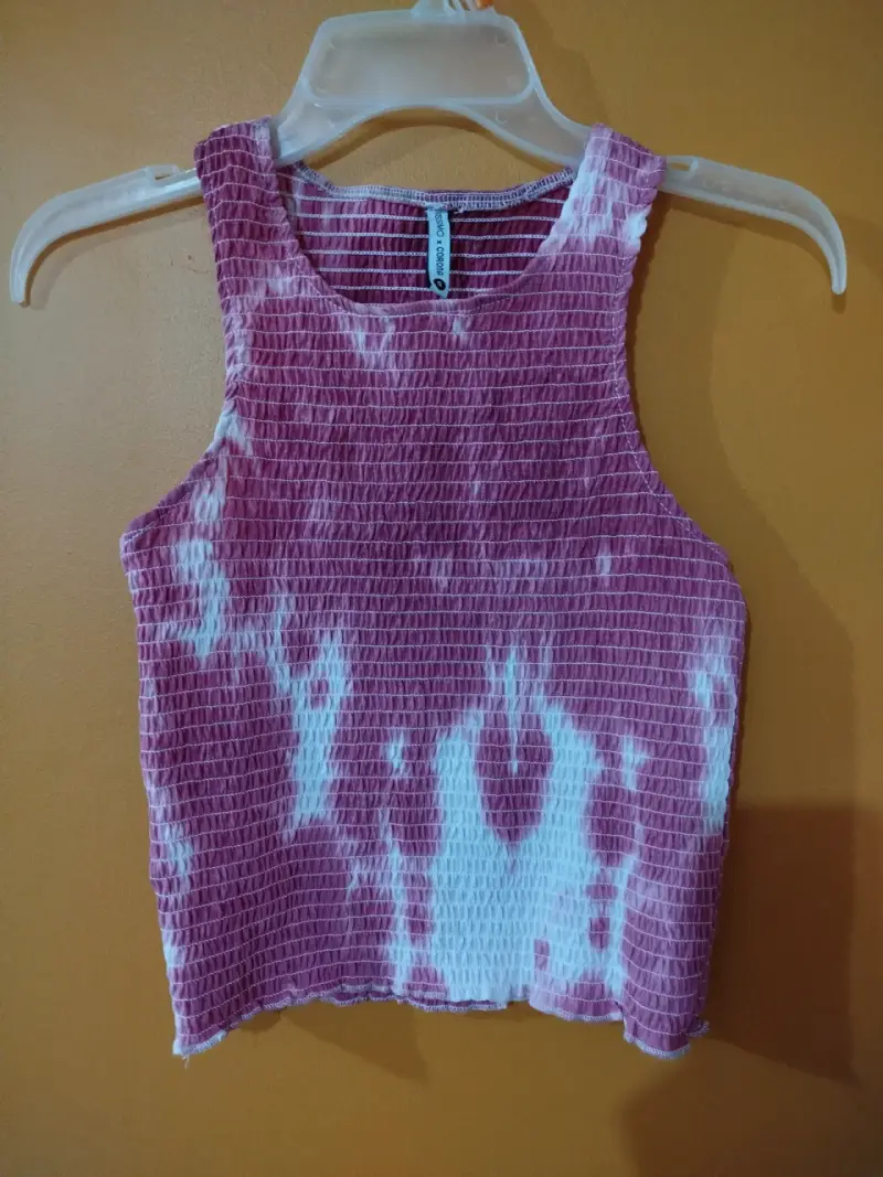 Top sin mangas tie-dye rosado