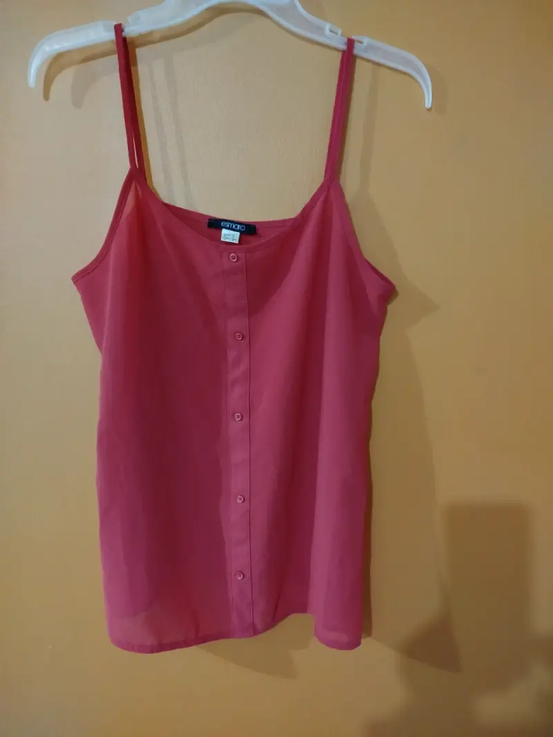 Blusa roja sin mangas