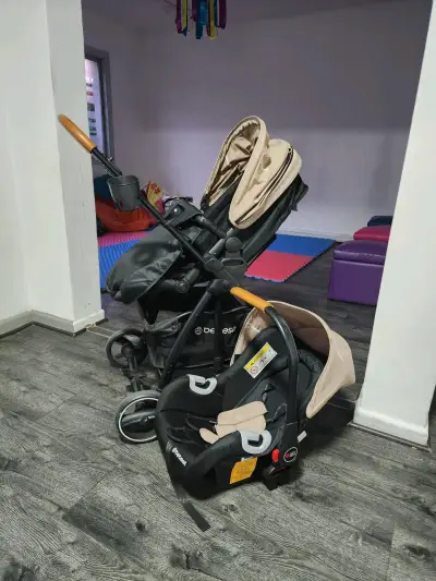 coche Bebesit con silla porta bebé - miniatura 1