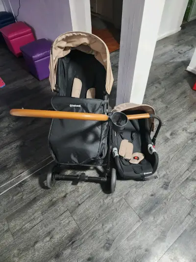 coche Bebesit con silla porta bebé - miniatura 2